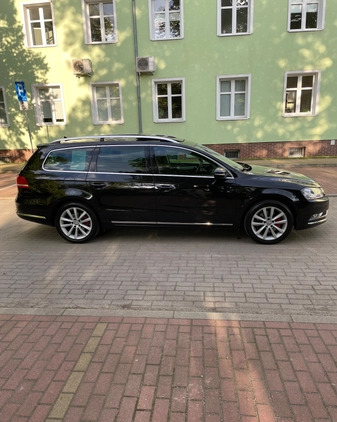 Volkswagen Passat cena 37000 przebieg: 268000, rok produkcji 2010 z Wrocław małe 379